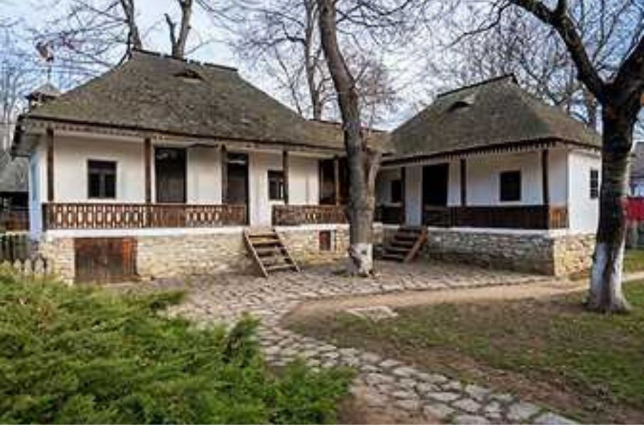 Traditional 2 Story Homes